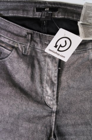 Pantaloni de femei H&M, Mărime M, Culoare Gri, Preț 7,96 Lei