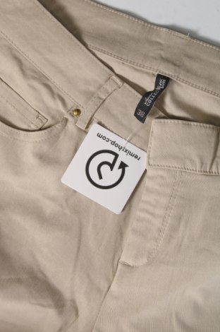 Дамски панталон Laura Torelli, Размер M, Цвят Бежов, Цена 3,19 лв.