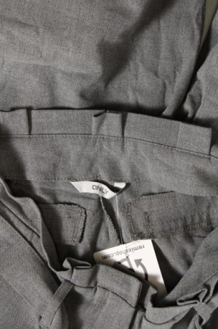 Γυναικείο παντελόνι ONLY, Μέγεθος M, Χρώμα Γκρί, Τιμή 12,37 €