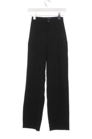 Дамски панталон Pull&Bear, Размер XXS, Цвят Черен, Цена 15,95 лв.