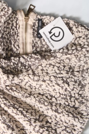 Дамски пуловер One Love, Размер M, Цвят Екрю, Цена 13,05 лв.