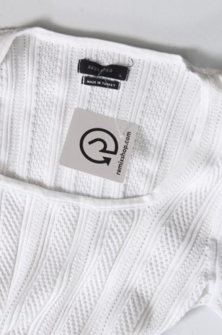 Γυναικείο πουλόβερ Reserved, Μέγεθος L, Χρώμα Λευκό, Τιμή 17,94 €