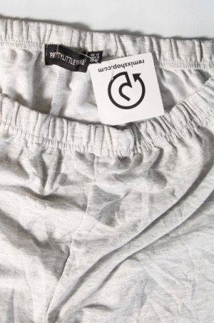 Damen Sporthose Pretty Little Thing, Größe M, Farbe Grau, Preis 20,18 €