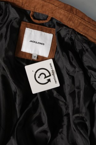 Γυναικείο μπουφάν Jack & Jones, Μέγεθος M, Χρώμα Καφέ, Τιμή 5,46 €