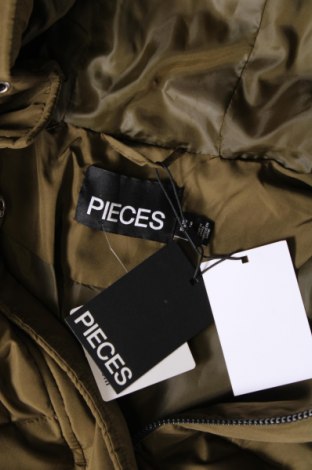 Дамско яке Pieces, Размер S, Цвят Зелен, Цена 31,98 лв.