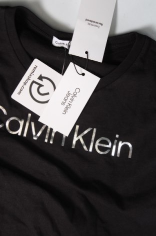 Детска тениска Calvin Klein Jeans, Размер 15-18y/ 170-176 см, Цвят Черен, Цена 69,00 лв.
