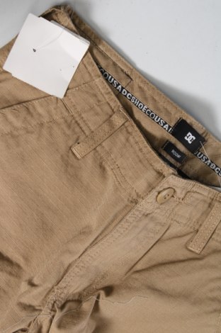 Pantaloni scurți pentru copii DC Shoes, Mărime 9-10y/ 140-146 cm, Culoare Maro, Preț 136,84 Lei