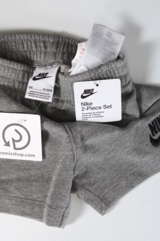 Детски къс панталон Nike, Размер 9-12m/ 74-80 см, Цвят Сив, Цена 25,97 лв.