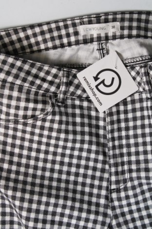 Pantaloni pentru copii LCW, Mărime 13-14y/ 164-168 cm, Culoare Multicolor, Preț 17,89 Lei