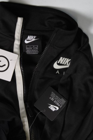 Детски спортен комплект Nike, Размер 5-6y/ 116-122 см, Цвят Черен, Цена 118,15 лв.
