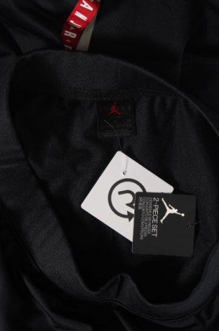 Детско спортно долнище Air Jordan Nike, Размер 15-18y/ 170-176 см, Цвят Черен, Цена 118,15 лв.