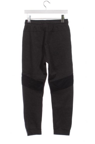 Pantaloni de trening, pentru copii Nike, Mărime 14-15y/ 168-170 cm, Culoare Gri, Preț 185,30 Lei