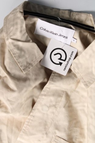 Мъжка риза Calvin Klein Jeans, Размер M, Цвят Бежов, Цена 72,98 лв.