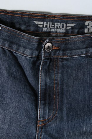 Мъжки дънки HERO by John Medoox, Размер L, Цвят Син, Цена 11,89 лв.