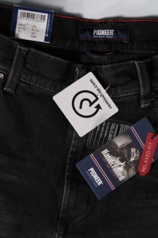 Pánske džínsy  Pioneer, Veľkosť XL, Farba Sivá, Cena  40,45 €