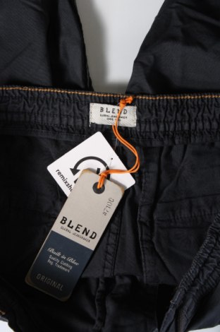 Pantaloni scurți de bărbați Blend, Mărime L, Culoare Albastru, Preț 190,79 Lei