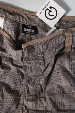 Ανδρικό κοντό παντελόνι Southern, Μέγεθος L, Χρώμα Πολύχρωμο, Τιμή 13,00 €