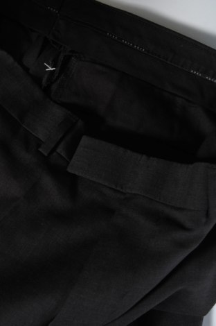 Pánske nohavice  Hugo Boss, Veľkosť L, Farba Čierna, Cena  31,15 €