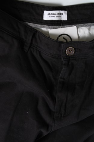 Pantaloni de bărbați Jack & Jones, Mărime M, Culoare Negru, Preț 74,35 Lei