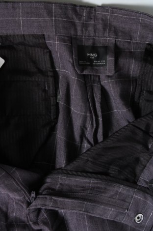 Ανδρικό παντελόνι Mango, Μέγεθος M, Χρώμα Γκρί, Τιμή 17,94 €