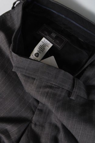 Pantaloni de bărbați Marks & Spencer, Mărime M, Culoare Gri, Preț 38,84 Lei