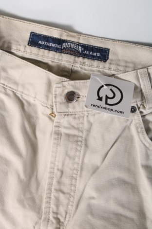 Pantaloni de bărbați Pioneer, Mărime L, Culoare Bej, Preț 29,57 Lei