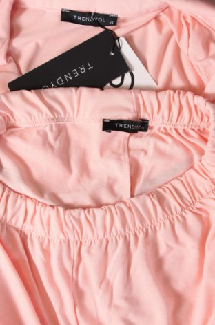Пижама Trendyol, Размер XS, Цвят Розов, Цена 50,15 лв.
