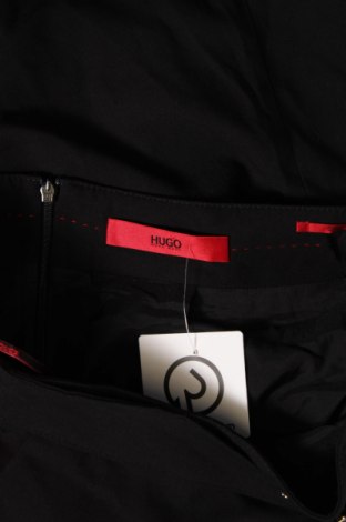 Пола Hugo Boss, Размер M, Цвят Черен, Цена 45,08 лв.