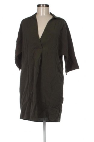Kleid, Größe M, Farbe Grün, Preis 4,04 €