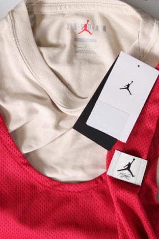 Рокля Air Jordan Nike, Размер M, Цвят Многоцветен, Цена 91,74 лв.