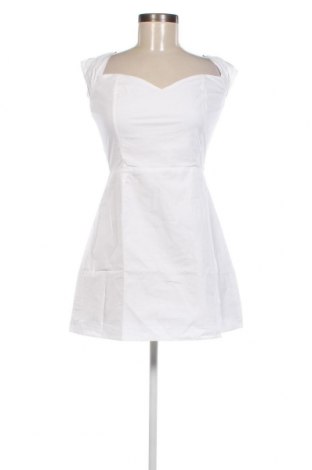 Φόρεμα Glamorous, Μέγεθος M, Χρώμα Λευκό, Τιμή 26,29 €