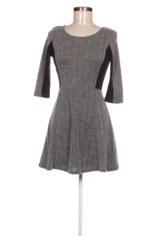 Kleid H&M Divided, Größe S, Farbe Grau, Preis 9,20 €