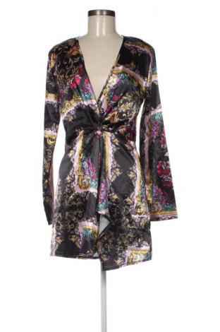 Kleid Pretty Little Thing, Größe M, Farbe Mehrfarbig, Preis 13,72 €