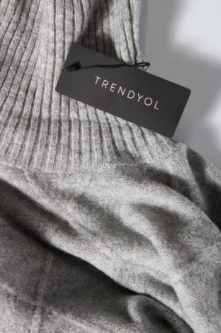 Kleid Trendyol, Größe L, Farbe Grau, Preis € 18,40