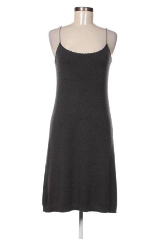 Kleid United Colors Of Benetton, Größe M, Farbe Grau, Preis 8,37 €