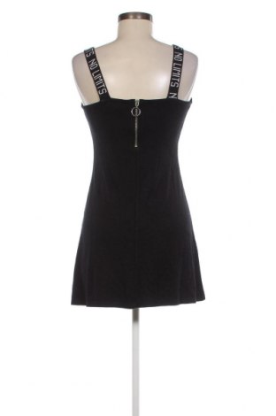 Šaty  Urban Outfitters, Veľkosť S, Farba Čierna, Cena  7,52 €