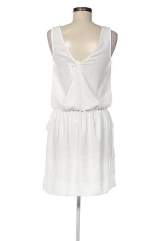 Kleid Usha, Größe S, Farbe Weiß, Preis 11,00 €