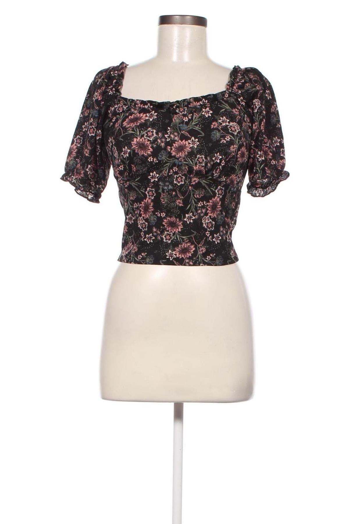 Γυναικεία μπλούζα ONLY, Μέγεθος XS, Χρώμα Πολύχρωμο, Τιμή 4,74 €