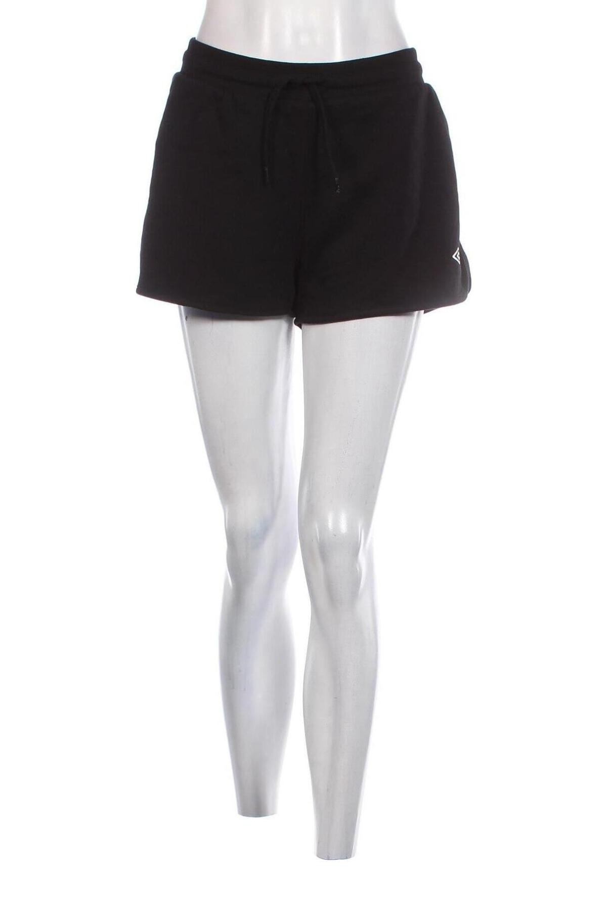 Γυναικείο κοντό παντελόνι Umbro, Μέγεθος L, Χρώμα Μαύρο, Τιμή 5,94 €