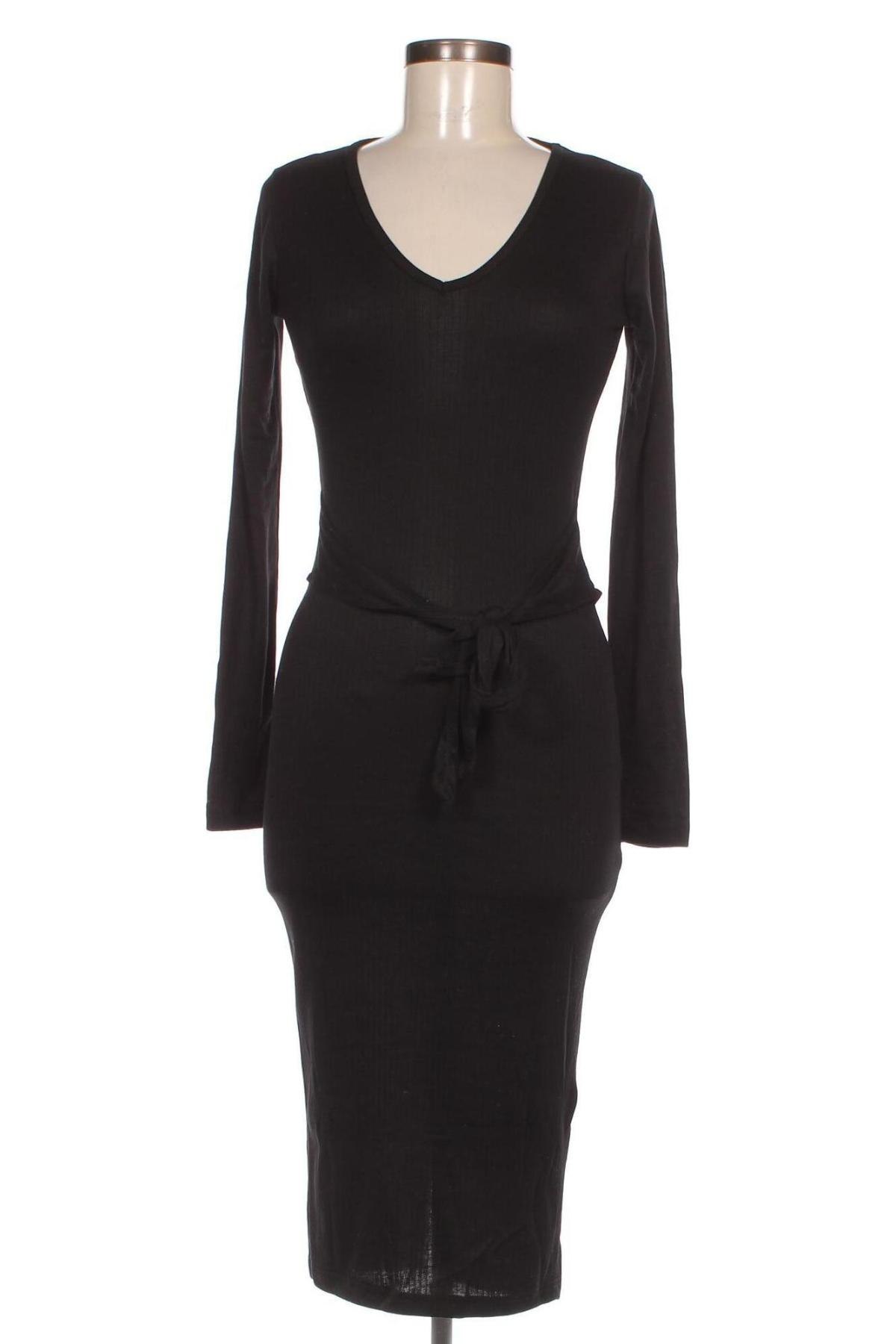 Rochie In the style, Mărime M, Culoare Negru, Preț 28,75 Lei