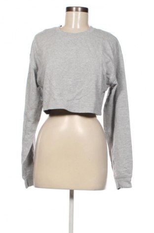 Дамска блуза Bershka, Размер L, Цвят Сив, Цена 8,99 лв.