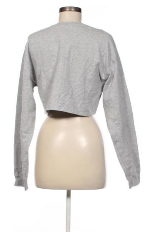 Дамска блуза Bershka, Размер L, Цвят Сив, Цена 8,99 лв.