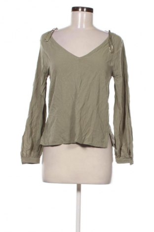 Damen Shirt Pull&Bear, Größe S, Farbe Grün, Preis € 5,99