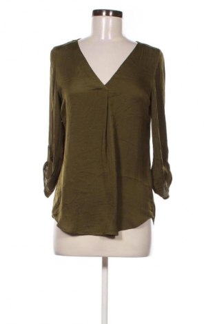 Damen Shirt Stradivarius, Größe S, Farbe Grün, Preis € 5,99