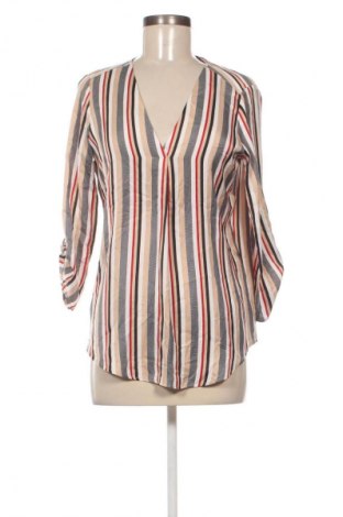 Damen Shirt Stradivarius, Größe M, Farbe Mehrfarbig, Preis 2,99 €