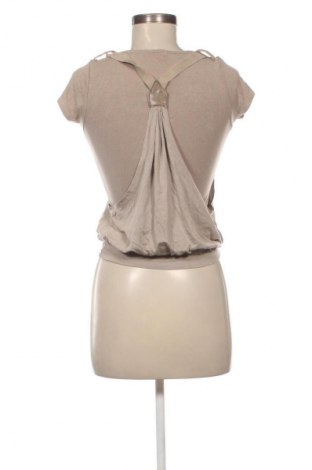 Γυναικείο t-shirt Unbranded, Μέγεθος S, Χρώμα  Μπέζ, Τιμή 10,99 €