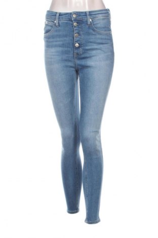 Дамски дънки Calvin Klein Jeans, Размер S, Цвят Син, Цена 157,99 лв.