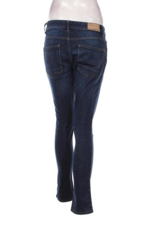 Damskie jeansy Pull&Bear, Rozmiar M, Kolor Niebieski, Cena 33,99 zł