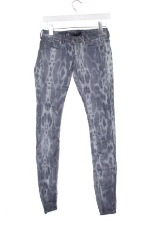 Pantaloni de femei Guess, Mărime M, Culoare Multicolor, Preț 98,99 Lei