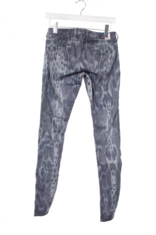 Pantaloni de femei Guess, Mărime M, Culoare Multicolor, Preț 98,99 Lei